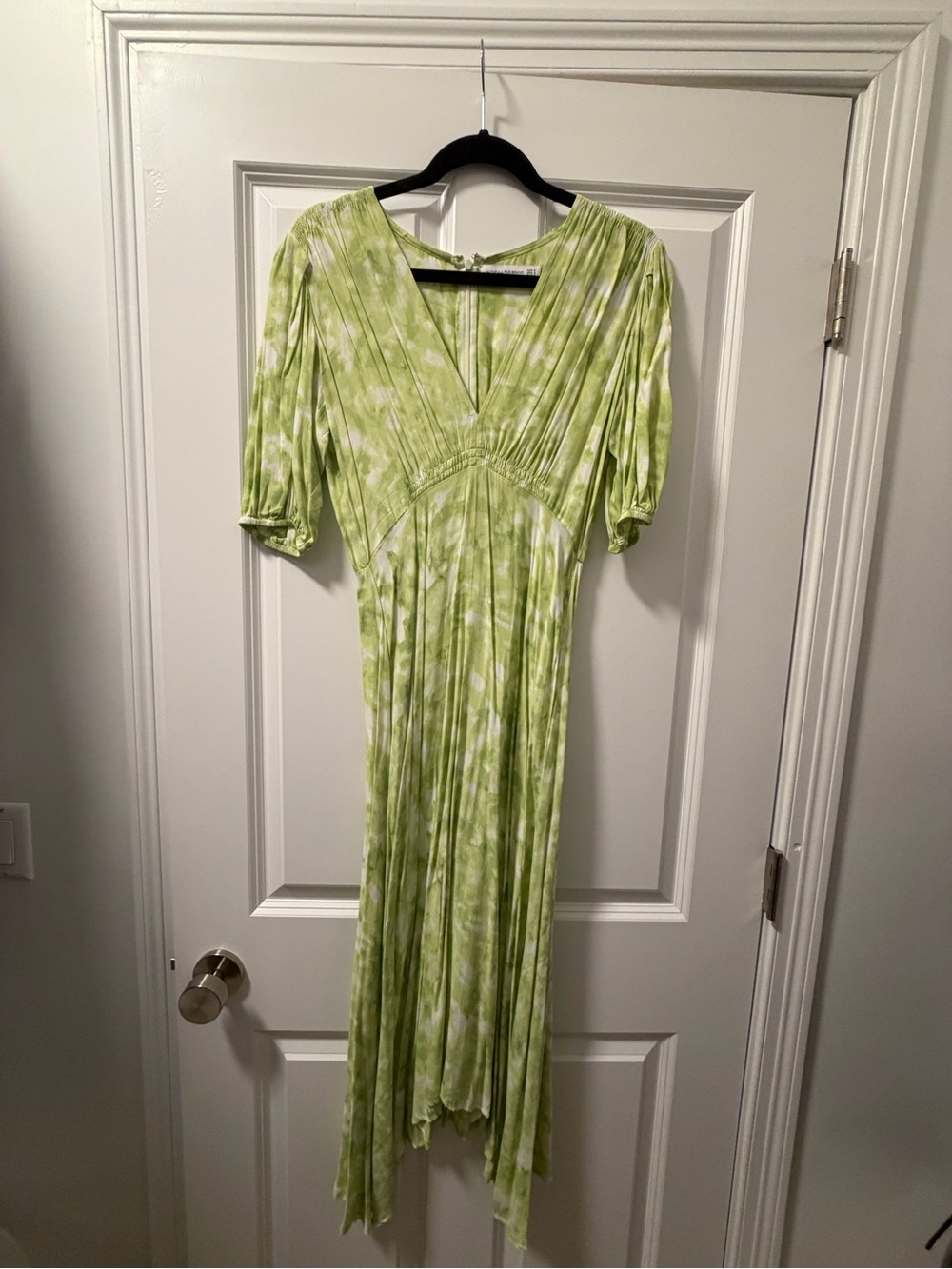 Faithful the Brand - Flowing Green Tie-Dye V-Neck Maxi Dress